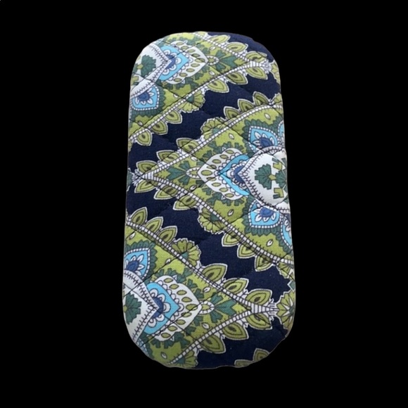 Vera Bradley Accessories - VERA BRADLEY eyeglass case 👓🕶!